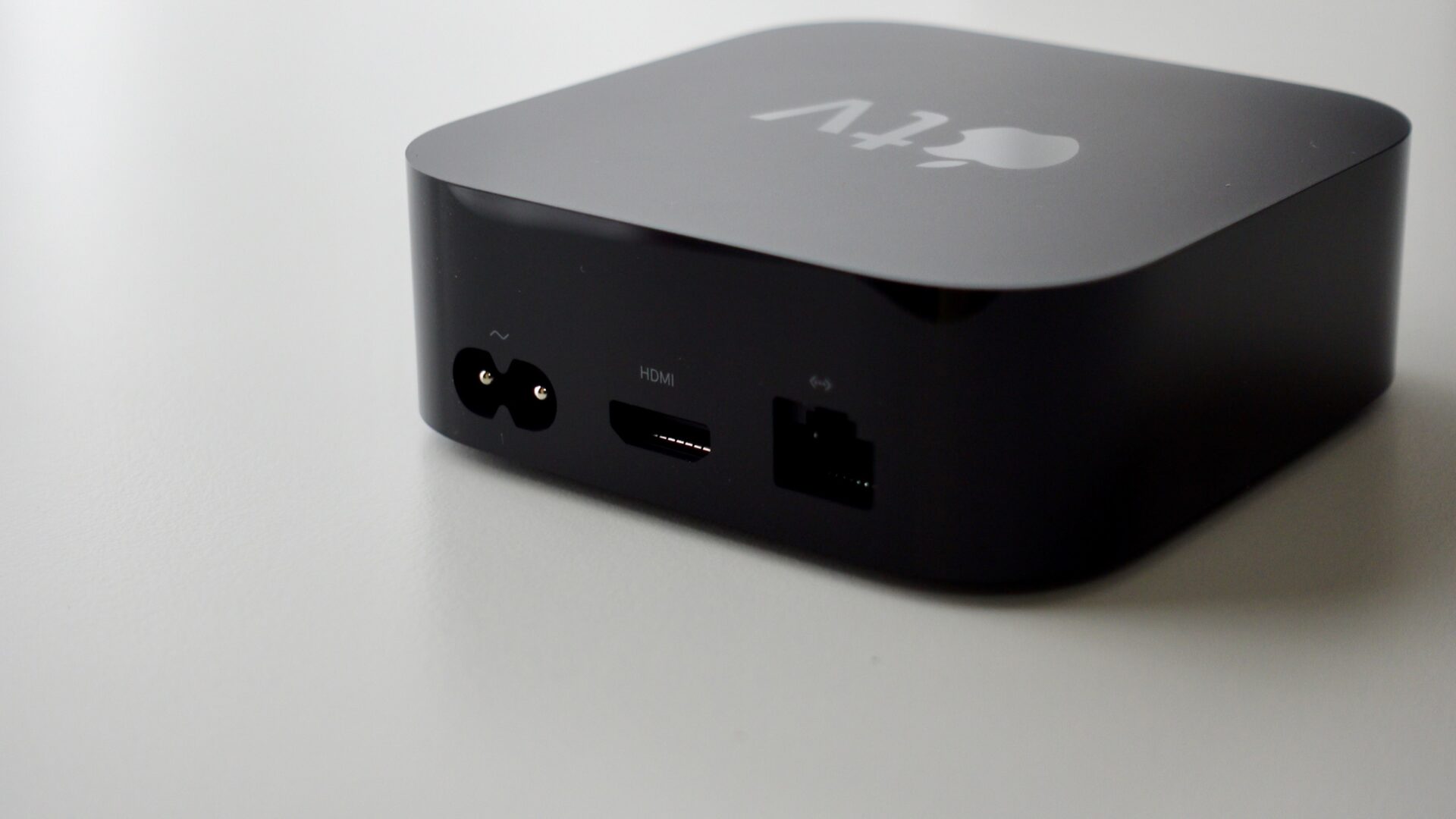 新型「Apple TV 4K 第2世代(2021)」開封・使用レビュー！HDMI2.1やYouTubeは？ | アーリーテックス